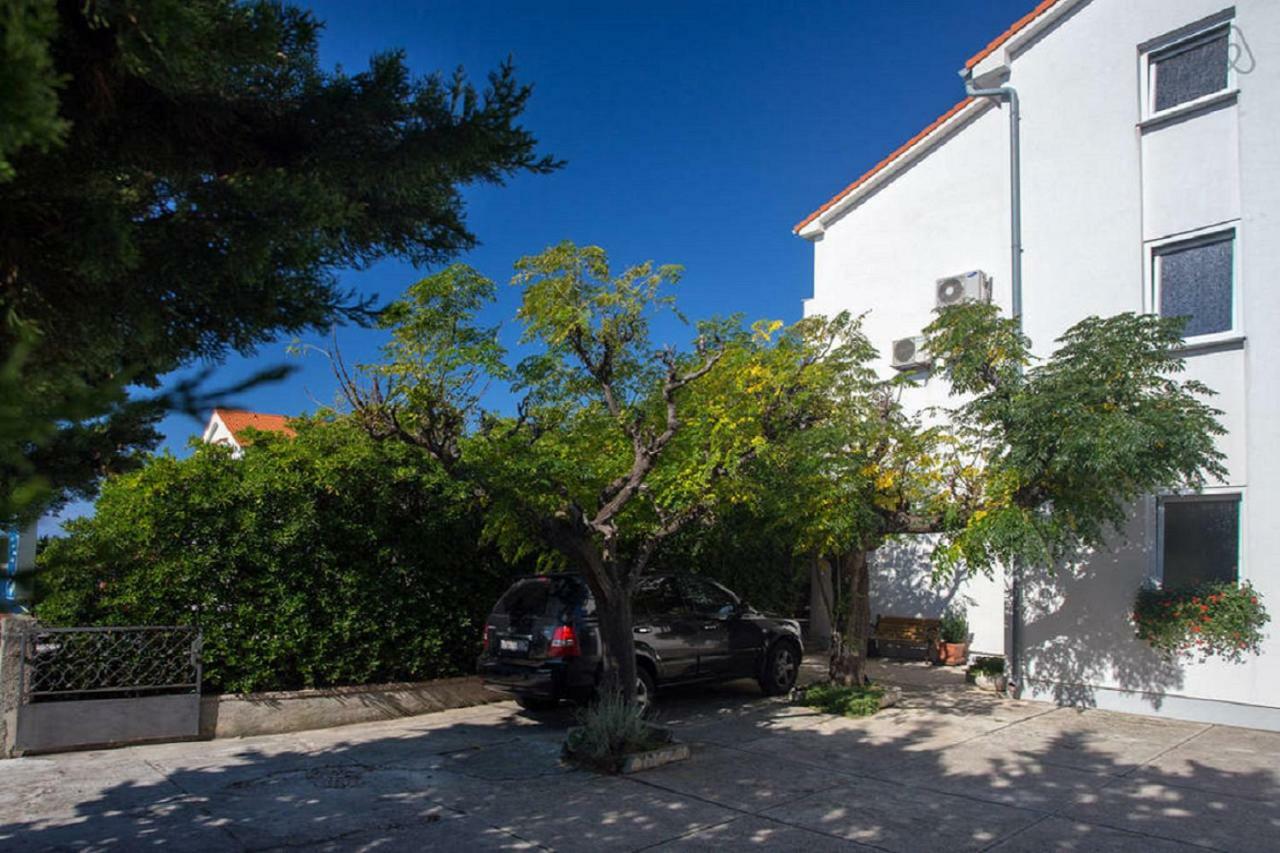 Guest House Mazuth II Banjol Kültér fotó